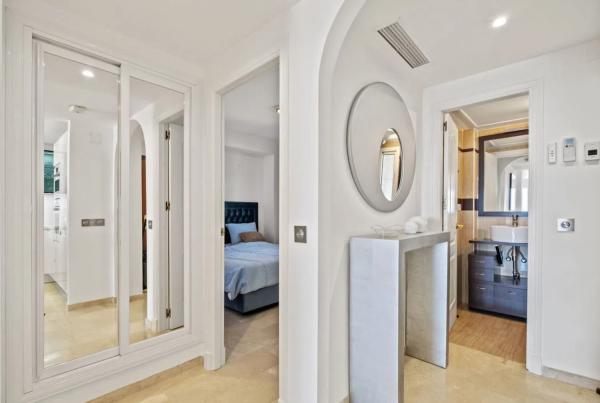 Apartment for sale in  Bahia dorada s/n, Estepona photo 4