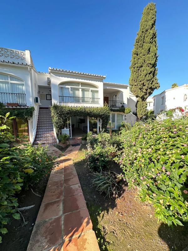 Sale of apartment in Calle del Tomillo, 6, Estepona
photo 1