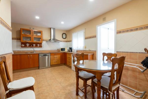 Apartment for sale in Calle Real, 91, Estepona thumbnail 2