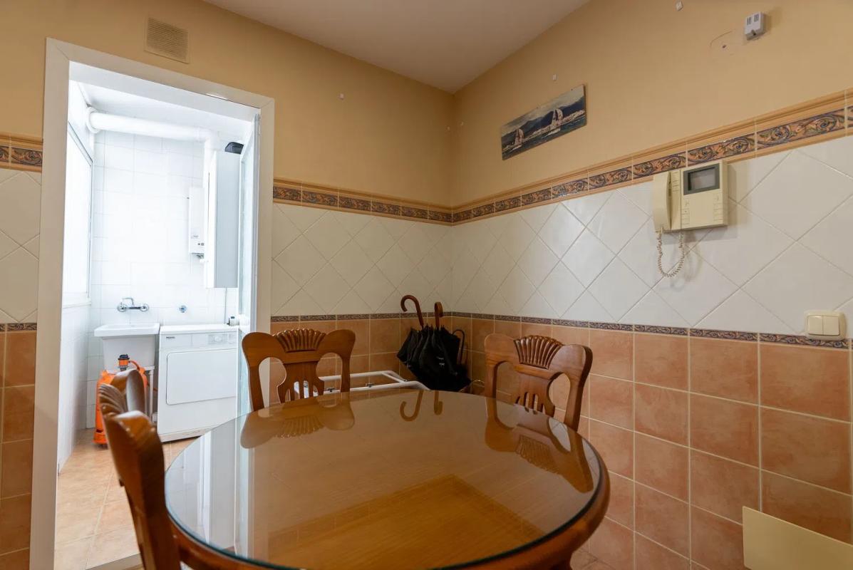 Sale of apartment in Calle Real, 91, Estepona
 photo 4