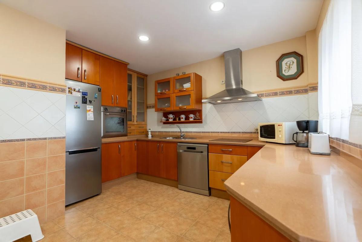 Sale of apartment in Calle Real, 91, Estepona
 photo 5