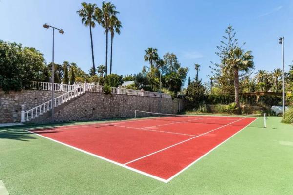 Chalet independiente en venta en  Barrio Paraiso-Barronal, Estepona photo 4