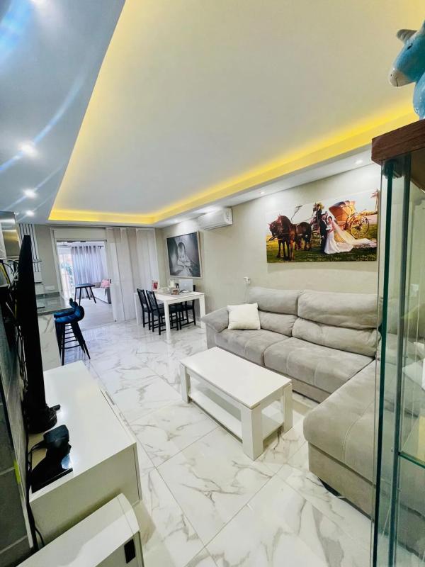 Sale of apartment in Calle Guillermo Cabrera, 1, Estepona
 photo 2