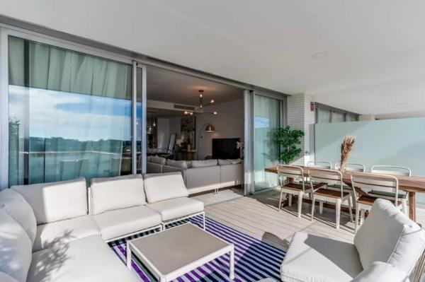 Chalet independiente en venta en Calle Islas Bermudas, Estepona photo 1
