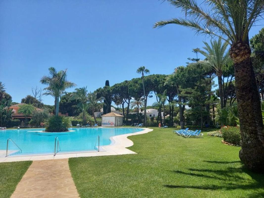 Sprzedaż mieszkania w Calle Dunas de Casasola, Estepona
photo 1