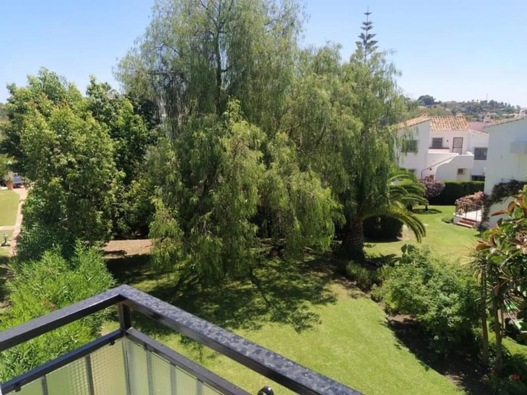 Sale of apartment in El paraíso, Estepona
 photo 2