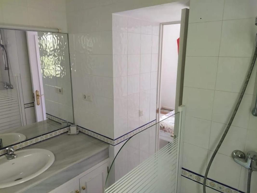 Sale of apartment in El paraíso, Estepona
 photo 4