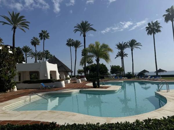 Продажа квартиры в Urbanization Alcazaba Beach Houses, Эстепона photo 1