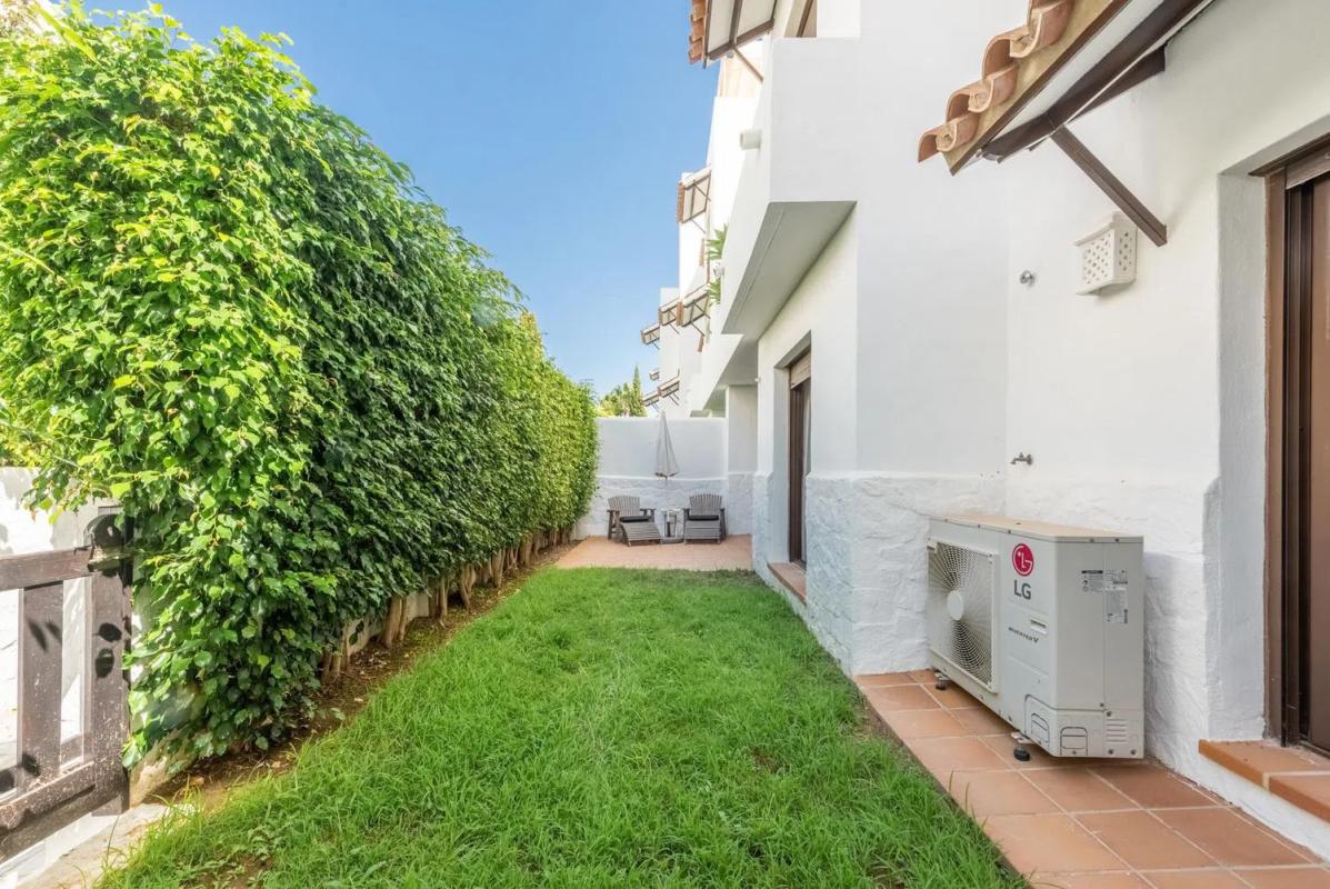 Sale of apartment in Barrio Centro, Estepona
photo 2