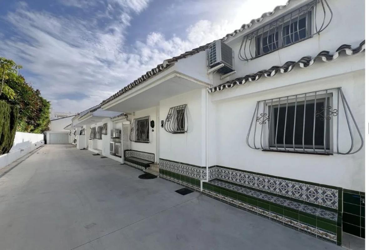 Sprzedaż niezależnego domku jednorodzinnego w  Urbanizacion Playa D'Or, 71, Estepona photo 5
