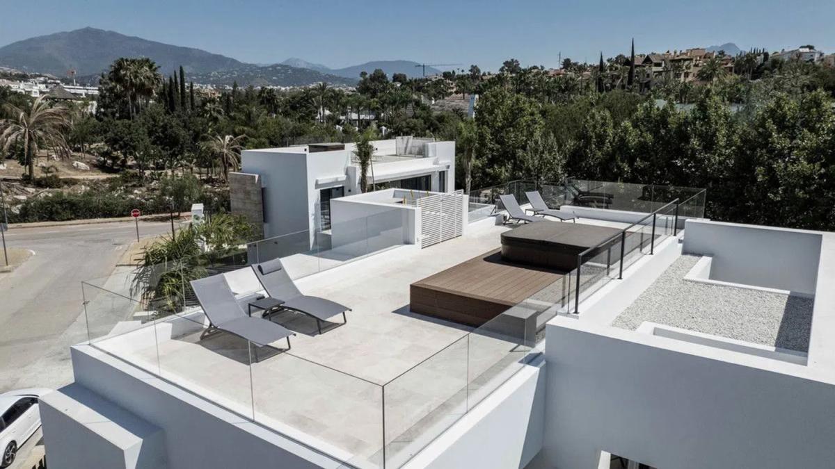 Venta de chalet independiente en Calle QUINTANA, Estepona
photo 5