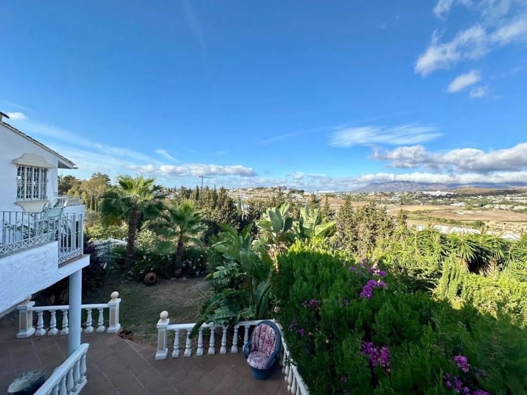 Venta de chalet independiente en Barrio Nueva Atalaya, Estepona
photo 2