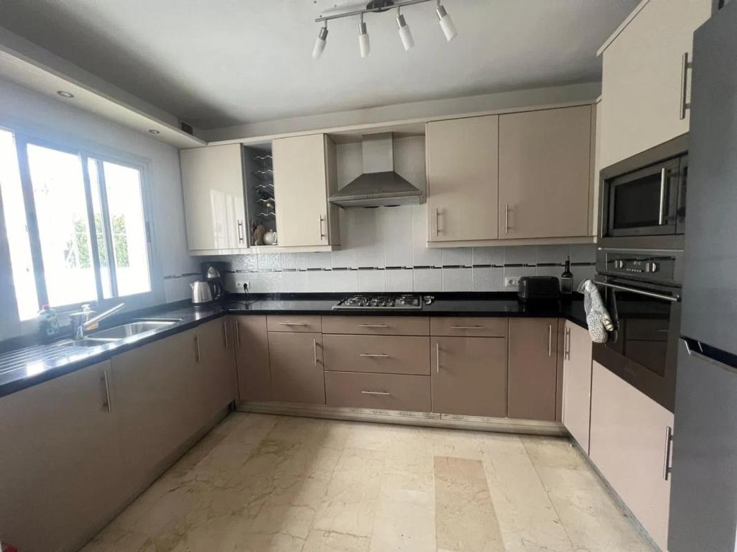 Продажа квартиры на Barrio Paraiso-Barronal, Эстепона
photo 2