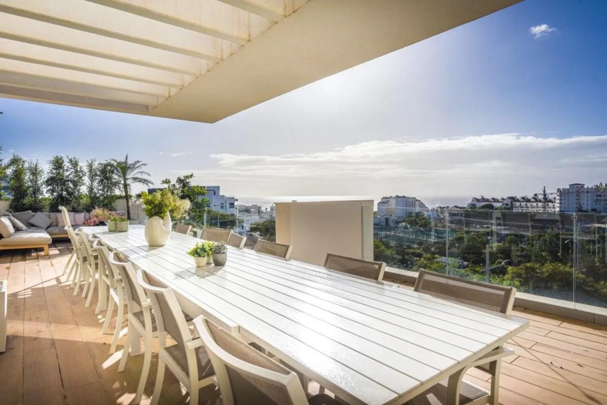 Venta de ático en Barrio Huerta Nueva, Estepona photo 1