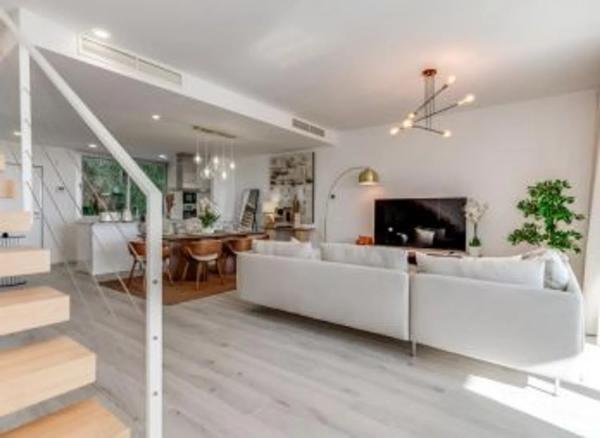 Chalet independiente en venta en  Calle Islas Bermudas, Estepona photo 4