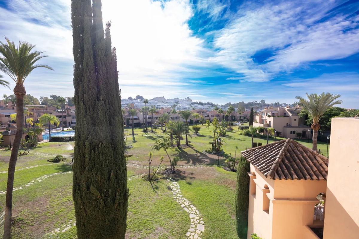 Venta de ático en Urbanizacion Cartuja del Golf, Estepona photo 1