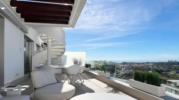 Chalet independiente en venta en Camino Loma de Retamar, Estepona photo 1