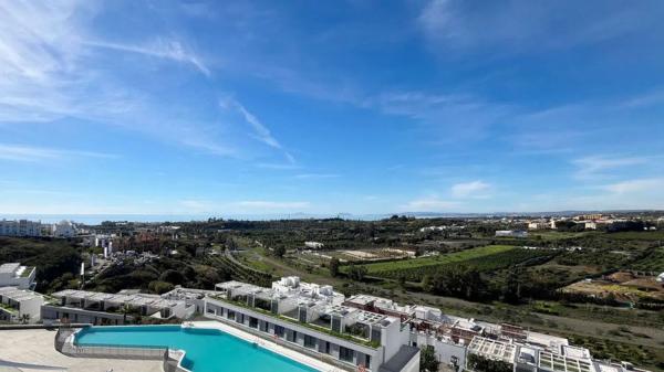 Chalet independiente en venta en  Camino Loma de Retamar, Estepona photo 4