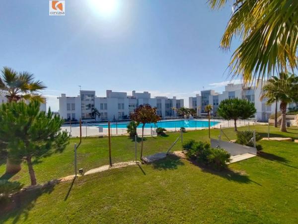 Chalet independiente en venta en Calle Islas Bermudas, Estepona photo 1