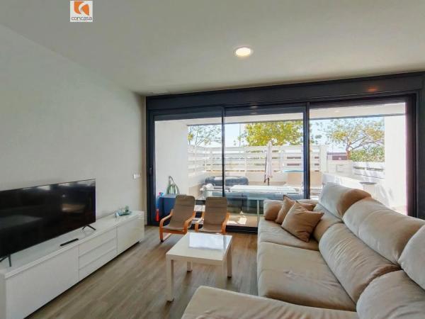 Chalet independiente en venta en Calle Islas Bermudas, Estepona thumbnail 2