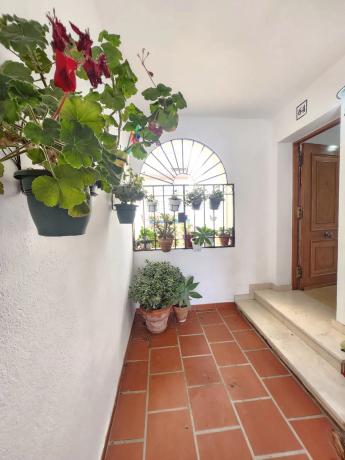Detached villa for sale in Calle Severo Ochoa, Estepona thumbnail 1