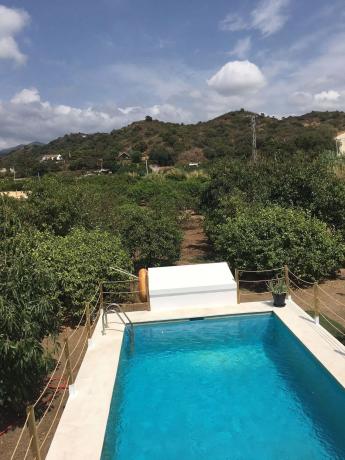 Wolnostojąca willa na sprzedaż w  Camino Nicola, Estepona photo 1
