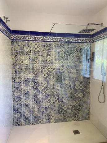 Chalet independiente en venta en Calle Azahar, Estepona thumbnail 1