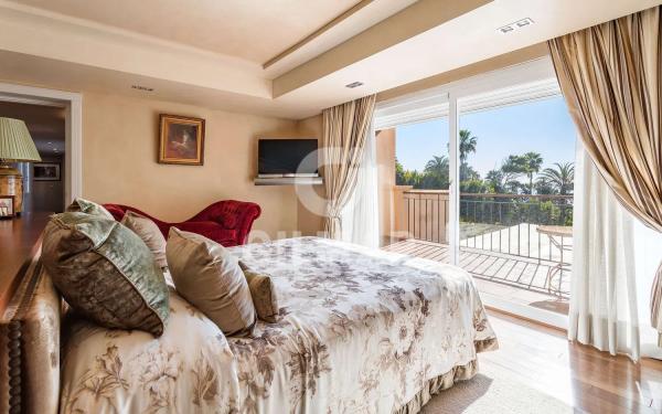 Wolnostojąca willa na sprzedaż w Urbanización Hacienda Beach, Estepona thumbnail 2