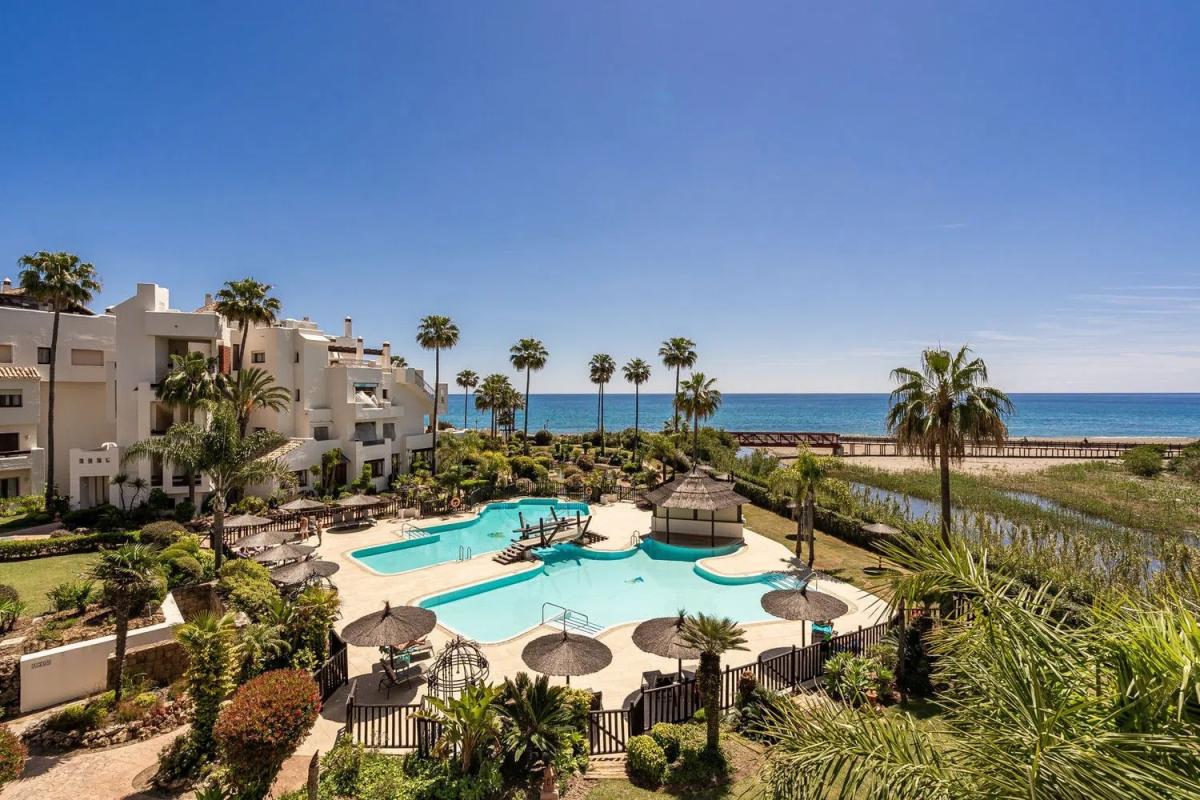 Venta de piso en Barrio El Velerín, Estepona
photo 1