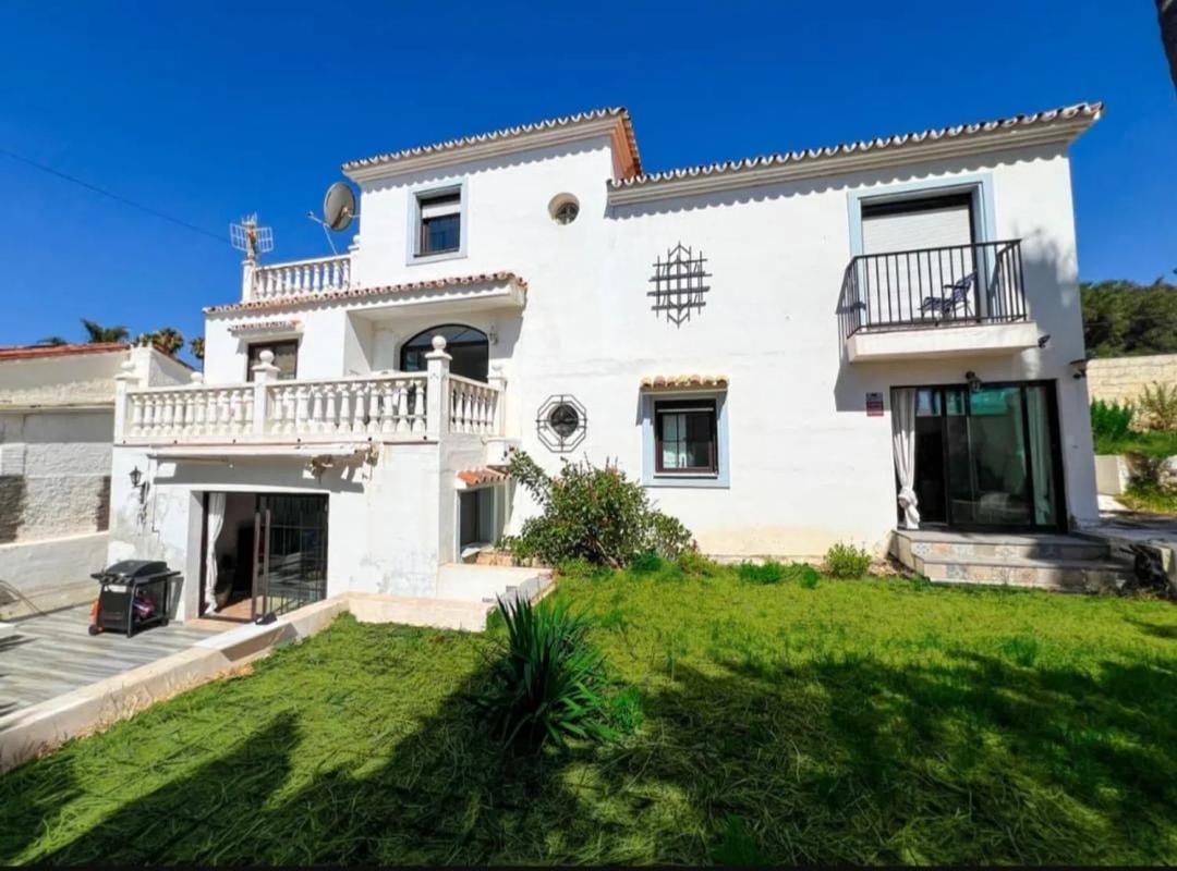 Sprzedaż niezależnego domku jednorodzinnego w Barrio Buenas Noches, Estepona photo 1