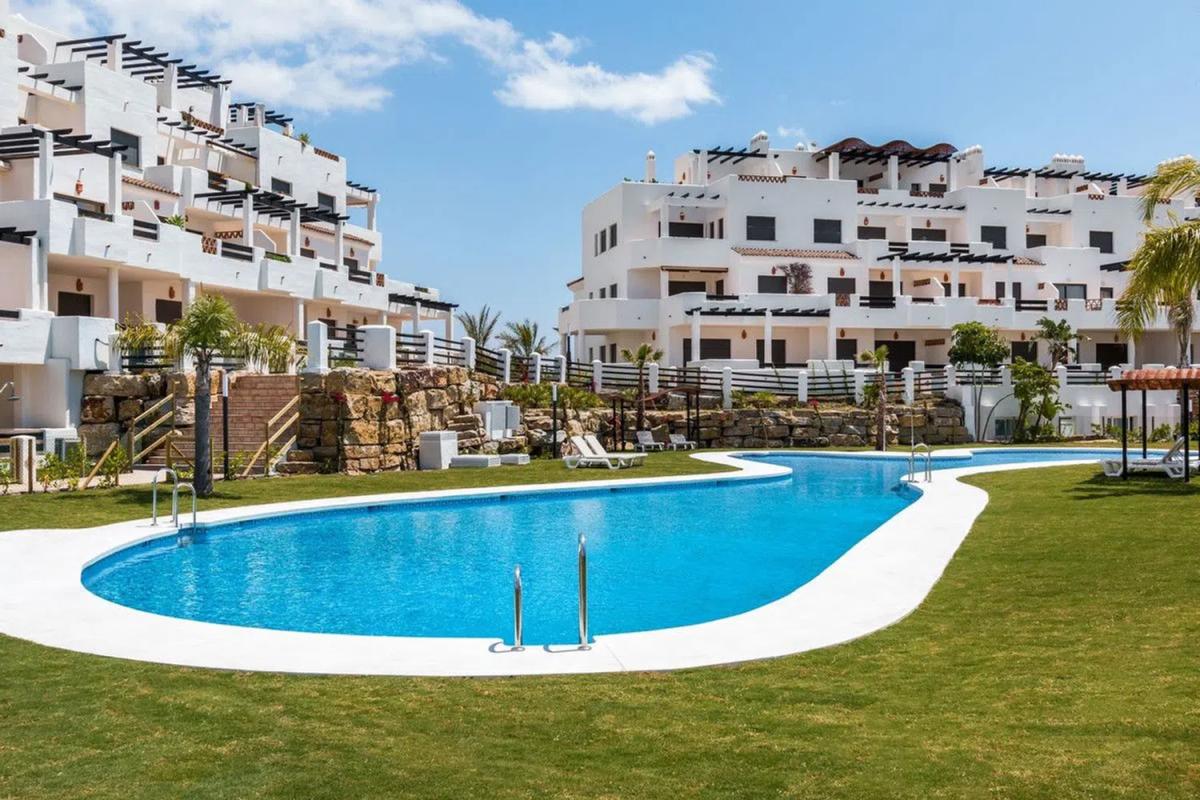 Penthouse sale in  Carril de la Resinera, Estepona photo 2