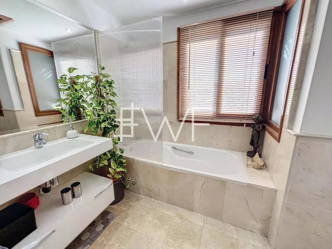 Venta de chalet independiente en Barrio Parque Central, Estepona
 photo 4