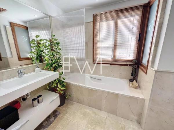 Detached villa for sale in  Barrio Parque Central, Estepona photo 4
