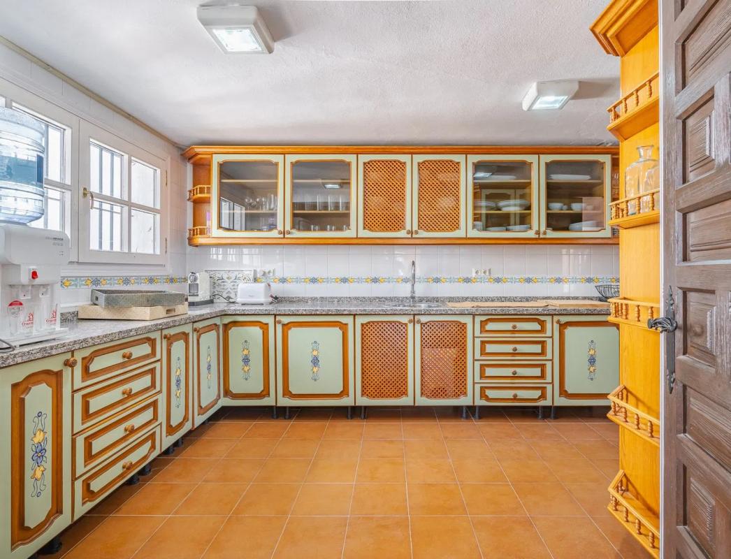 Sale of independent chalet in Calle Sarasate, Estepona
photo 3