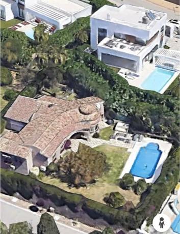 Detached villa for sale in  Calle Benahavís, 15, Estepona photo