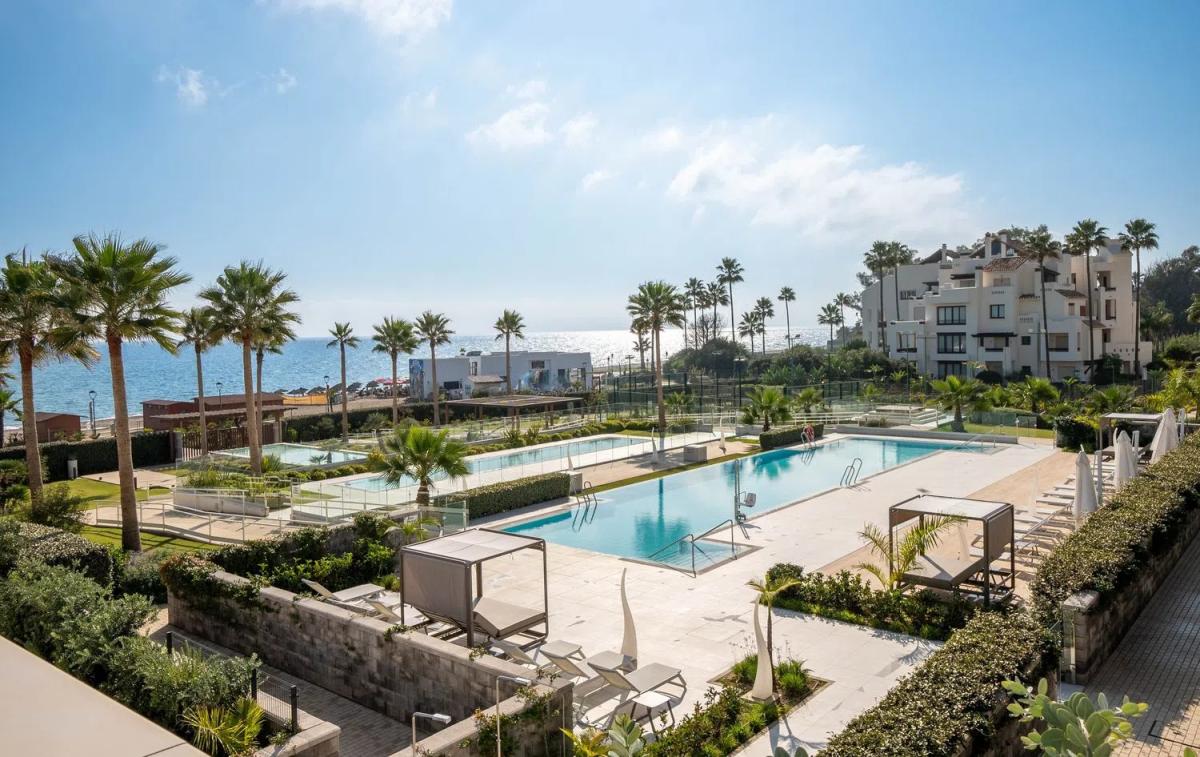 Venta de piso en Arrabal Uen. C5 Rio Velerin, Estepona
 photo 2