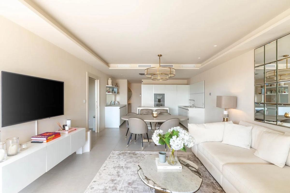 Venta de piso en Arrabal Uen. C5 Rio Velerin, Estepona
 photo 4