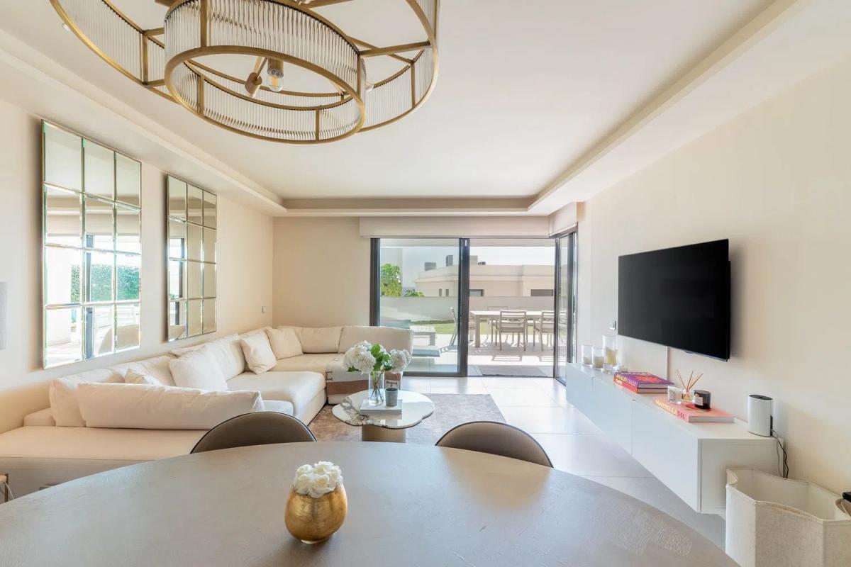 Venta de piso en Arrabal Uen. C5 Rio Velerin, Estepona
 photo 5