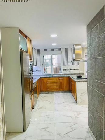 Apartment for sale in Barrio Parque Central, Estepona thumbnail 2