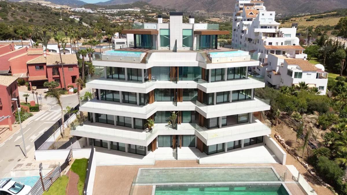 Sprzedaż mieszkania w Urbanizacion Playa de Guadalobon, 62, Estepona
photo 4