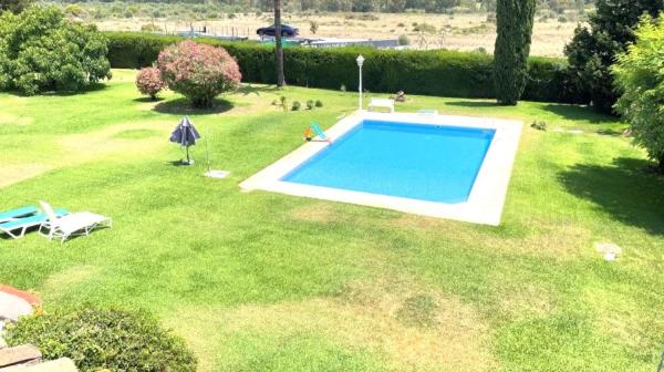 Chalet independiente en venta en Calle Pico del Naranco, 67, Estepona photo 1