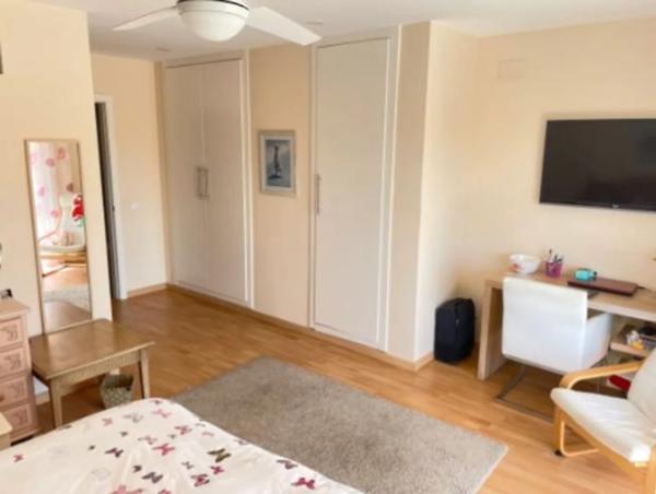 Chalet independiente en venta en Calle Pico del Naranco, 67, Estepona thumbnail 2