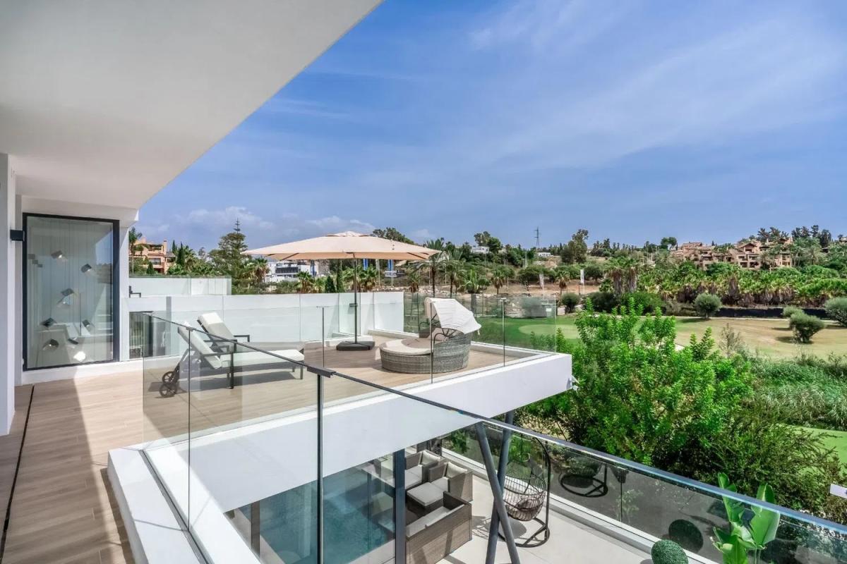 Venta de chalet independiente en Calle Condado de Huelva, Estepona
photo 2