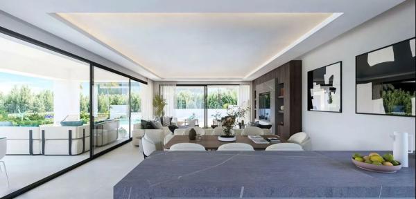 Chalet independiente en venta en Barrio Bel-Air, Estepona thumbnail 1