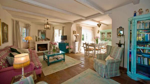 Detached villa for sale in  Camino Loma los Lirios, Estepona photo 2