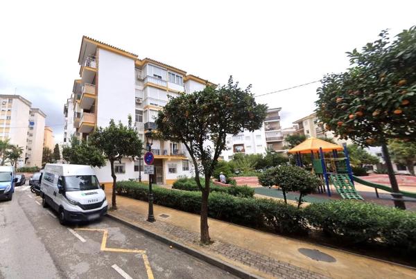 Piso en venta en  Avenida Valencia, Estepona photo 2