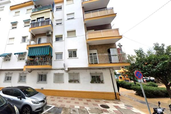 Piso en venta en  Avenida Valencia, Estepona photo 3