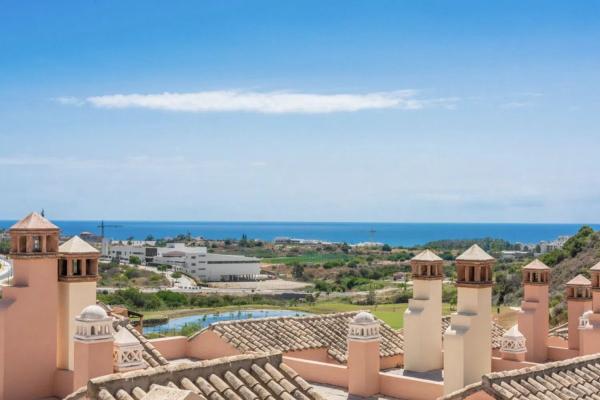 Detached villa for sale in  Urbanizacion Santa Maria, Estepona photo 2