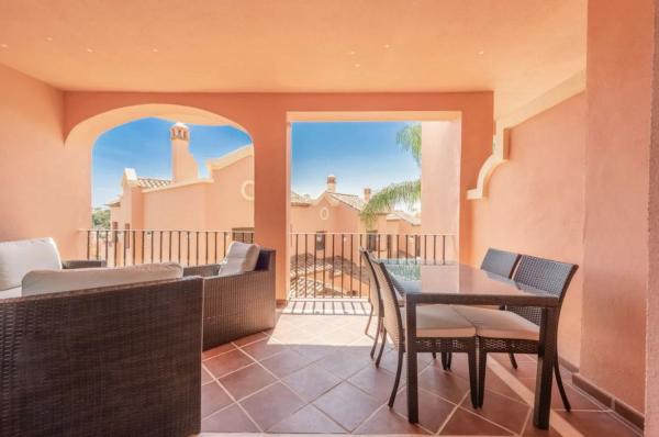 Detached villa for sale in  Urbanizacion Santa Maria, Estepona photo 4