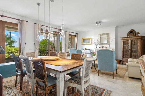 Detached villa for sale in  Barrio Paraiso-Barronal, Estepona photo 2
